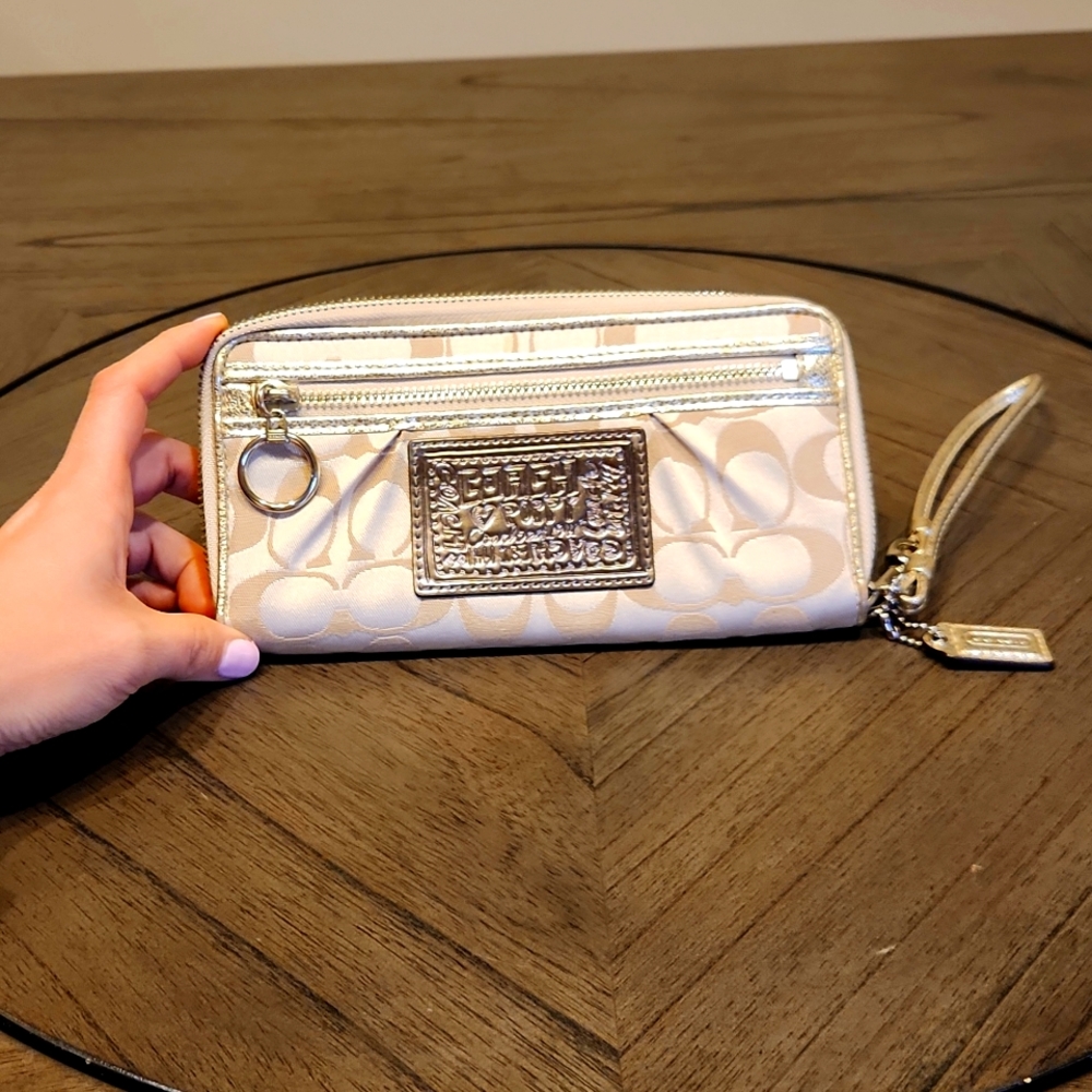 Coach purse- wristlet
